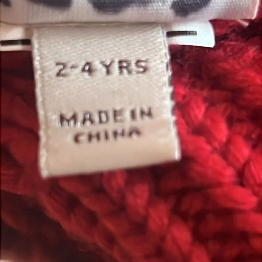 UGG Kids Vibrant Red Knit Hat with Pom-Pom 2-4 years old - Picture 5 of 5